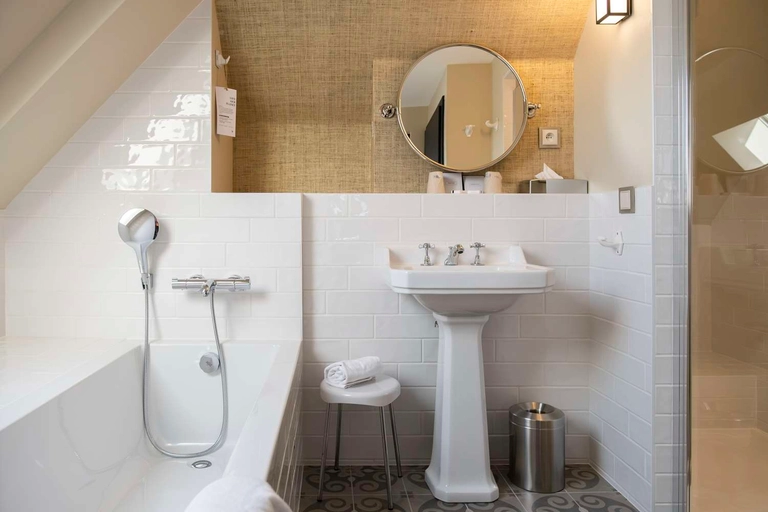 Privilege room