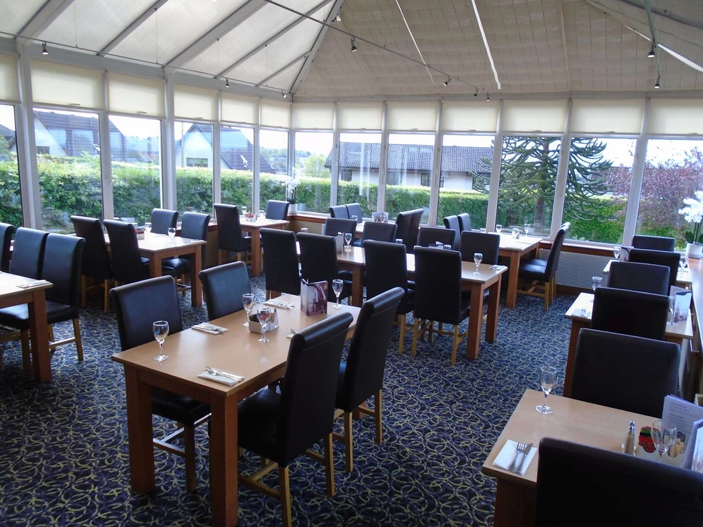 pitbauchlie house dining