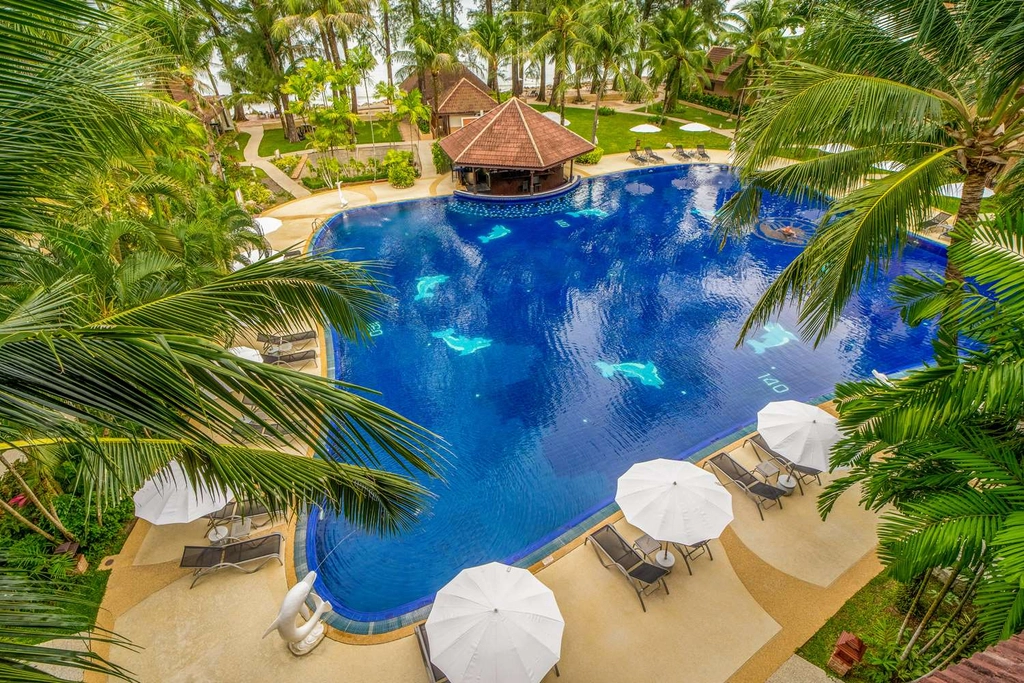 Pool Holiday Wing