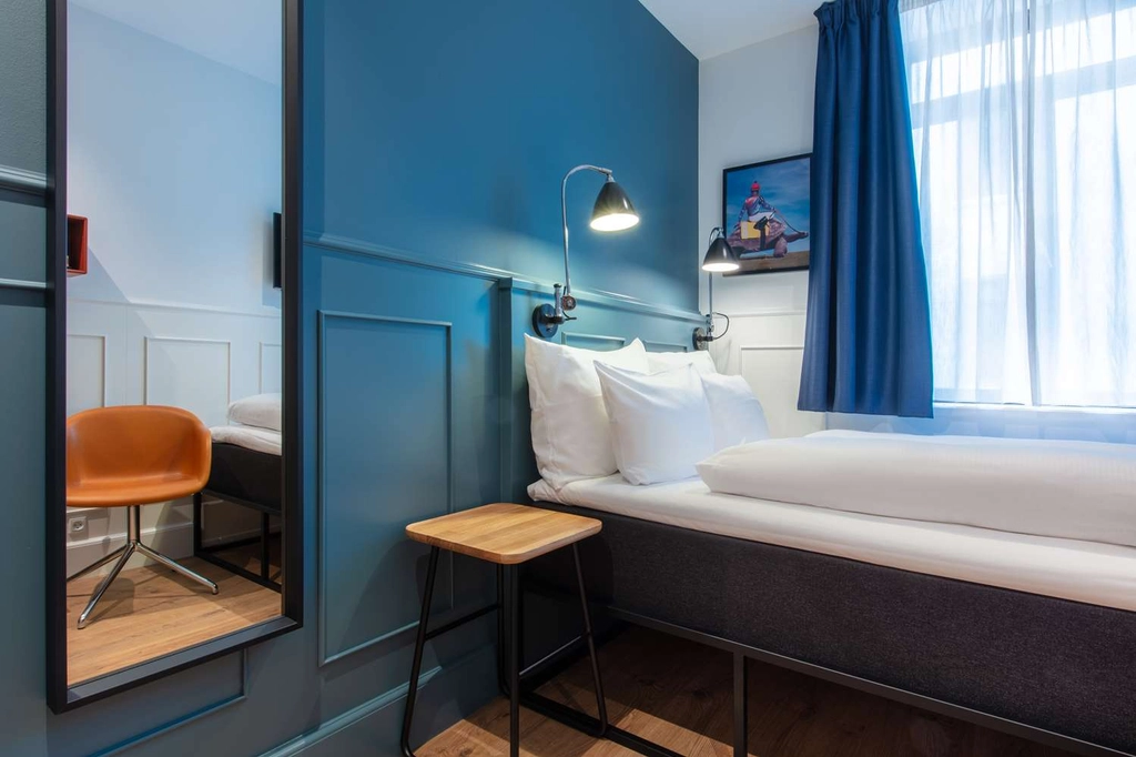 Economy Room