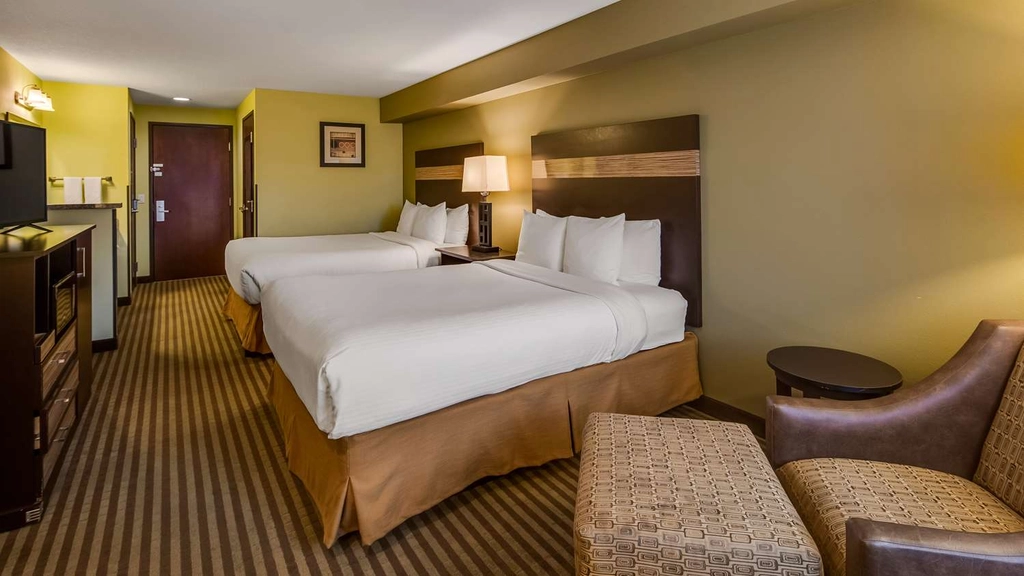 Queen Guest Room