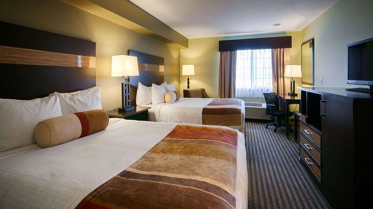 Queen Guest Room