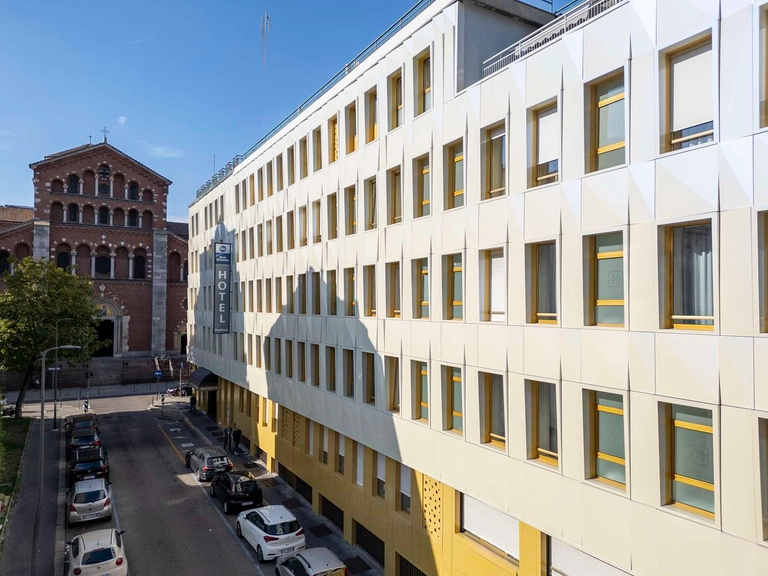 Madison Exterior View Gasparotto