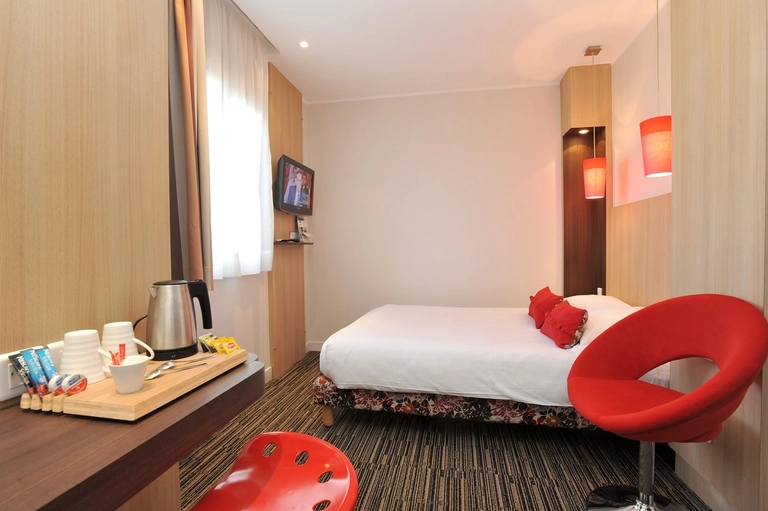 Guest room