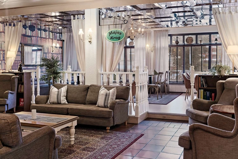 Lobby Majas krog BW R dmannen