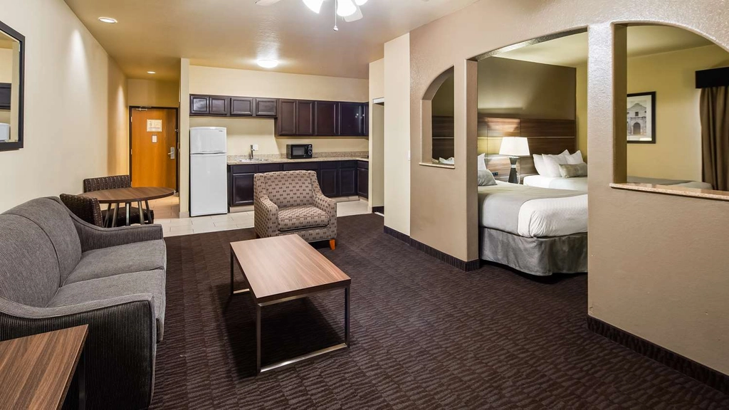This two queen bedroom suite with kitchenette is great for families that need the ample space and facilities to dine.