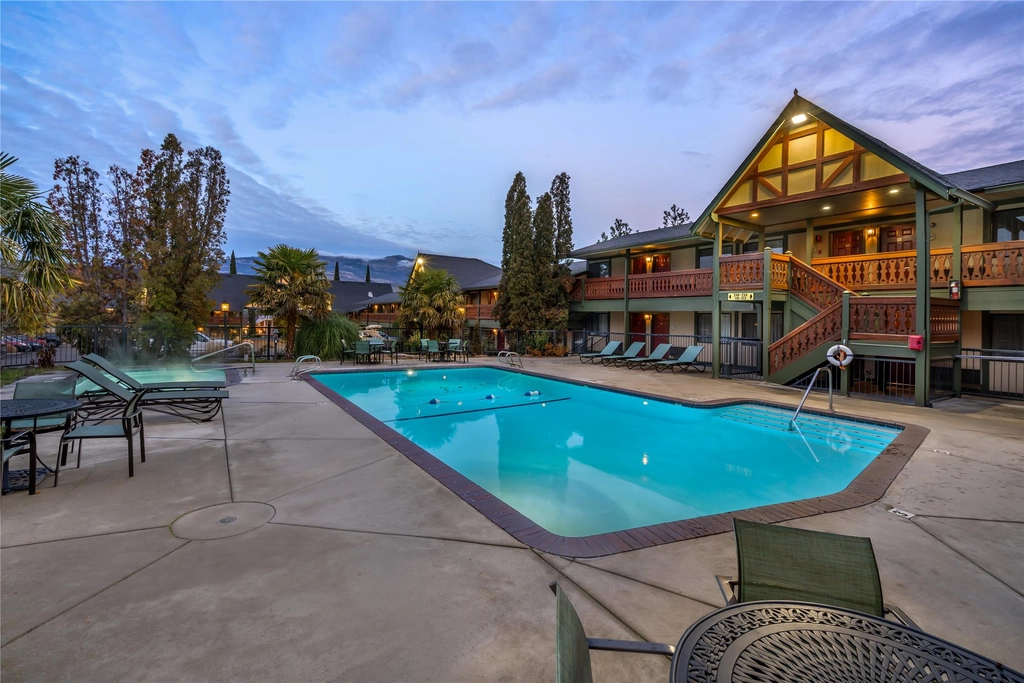 Outdoor Pool and Hot Tub