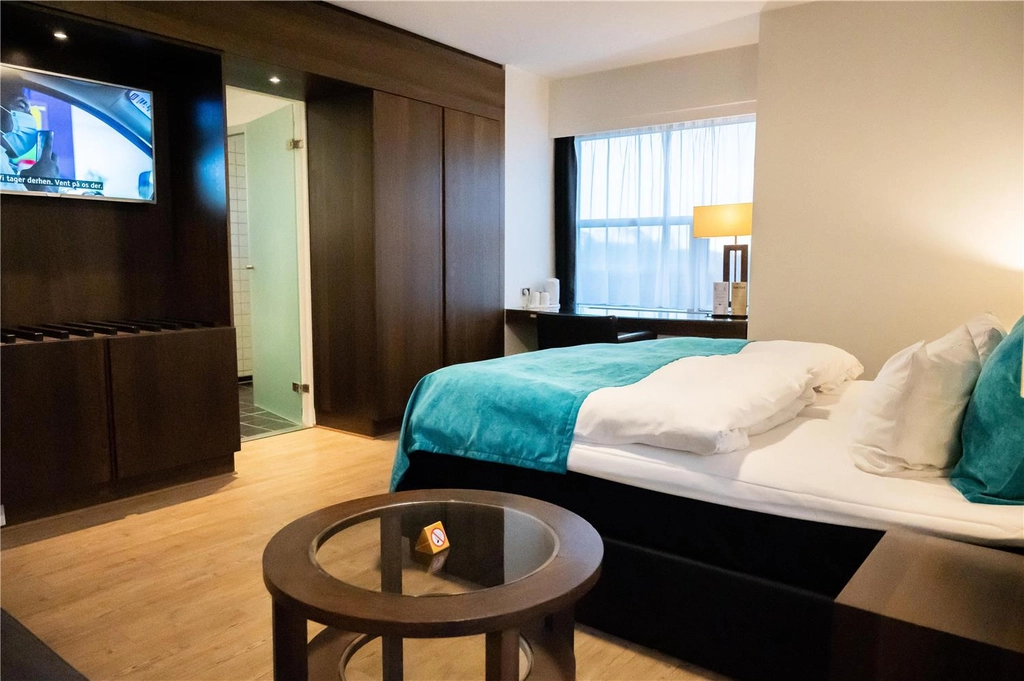 Guest room