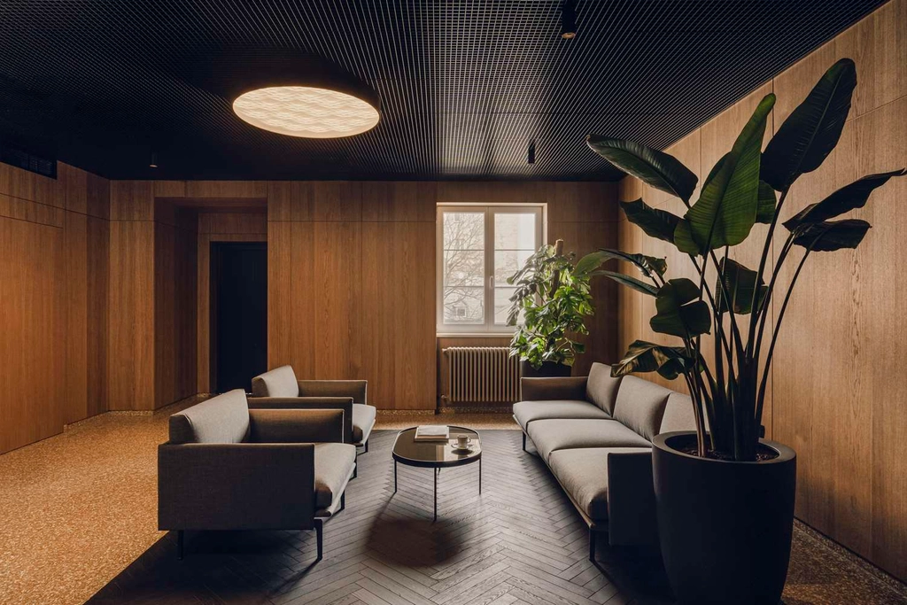 Lobby lift