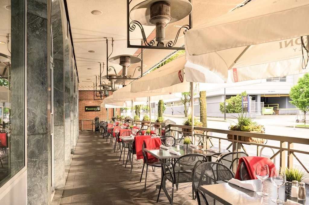 Restaurant Patio