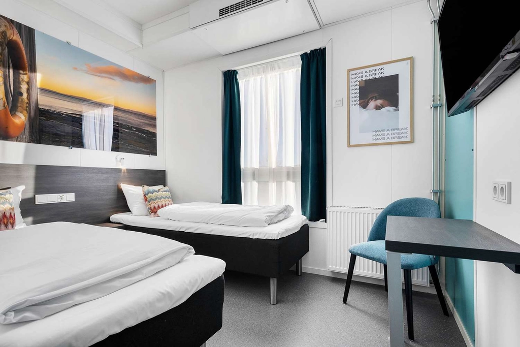 Guest room