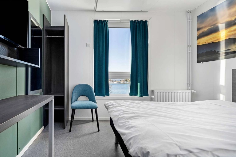 Guest room