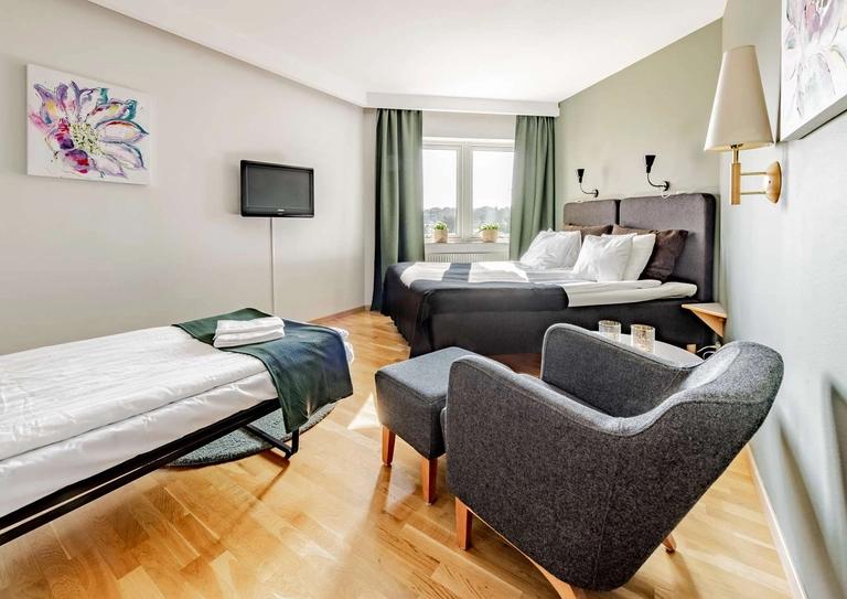 Best Western Dahls Standard Small double Bed