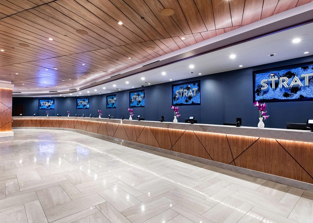 Strat Front Desk
