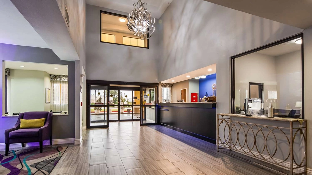 Lobby & Reception Area